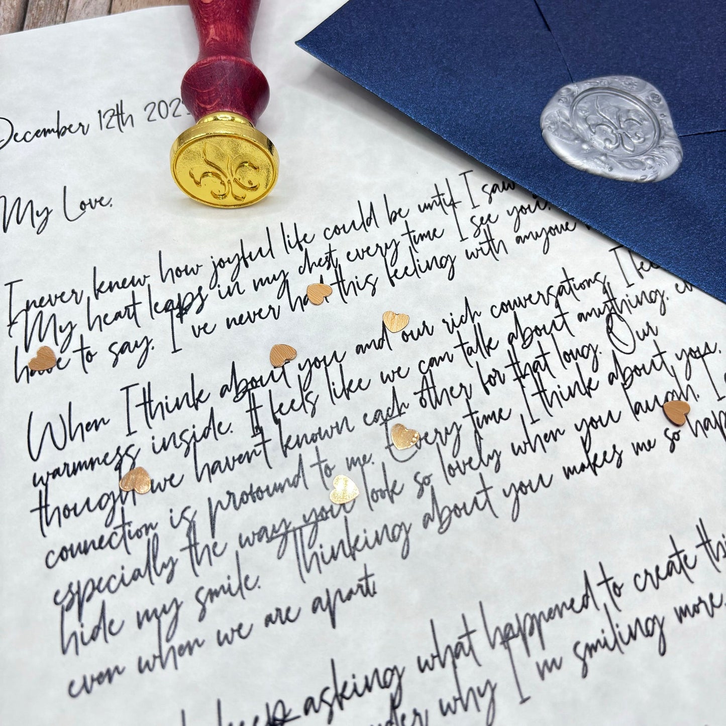 Liefdes brief, brief met hand geschreven letter type met personaliseerde tekst in luxe envelop verzegeld met Gratis Verzendenlakzegel
