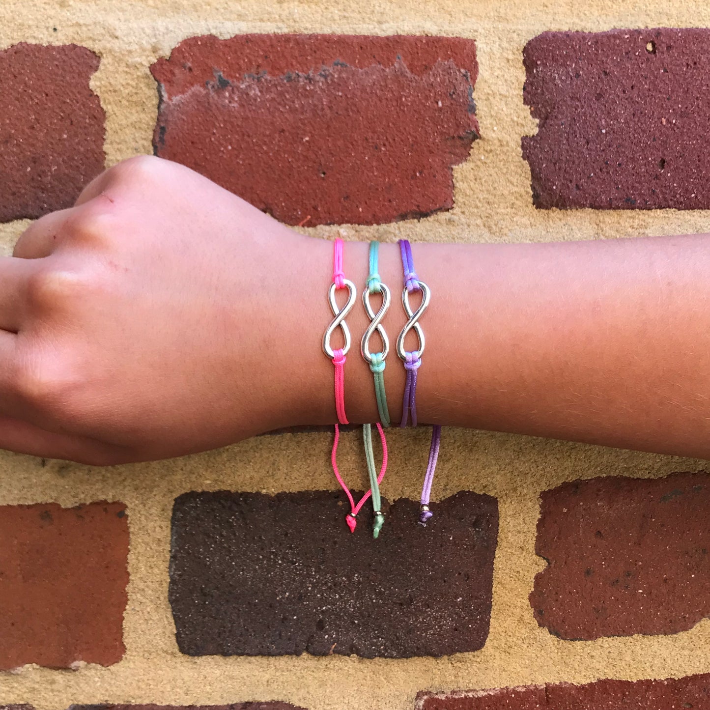 Set van twee Infinity bedelarmbanden geplaatst op Bonus Mom en Bonus Daughter Card, Pleegmoeder, Pleegdochter, Stiefmoeder, Stiefdochter, Moederdagcadeau, Bijpassende armbanden