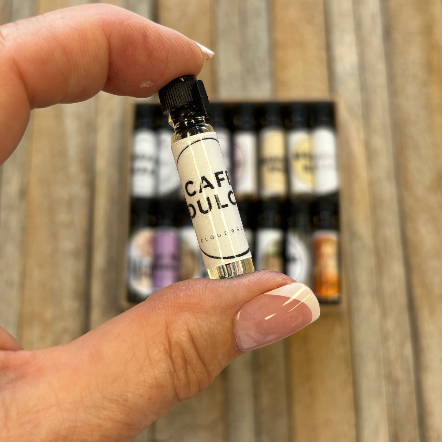 16 Random Perfume Samples in Gift box - Fragrance Discovery Set - Five mini 1 ml perfumes - Boxed Perfume Set, gift for her, Set of 5, Set of 10